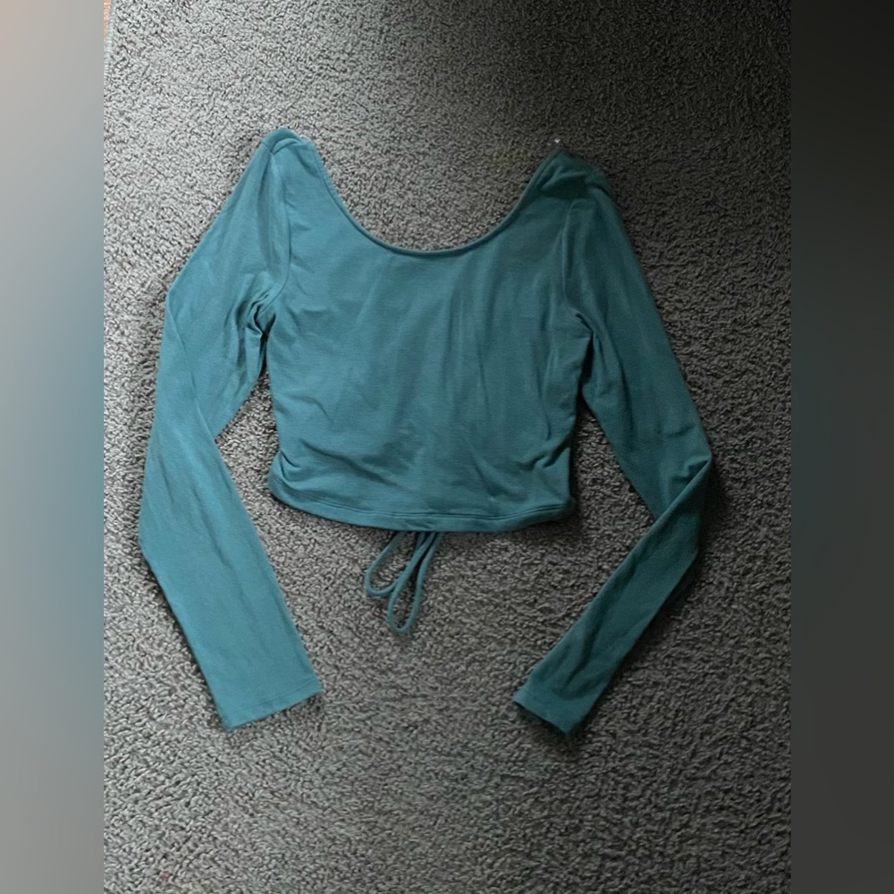 Aeropostale long sleeve crop top never worn